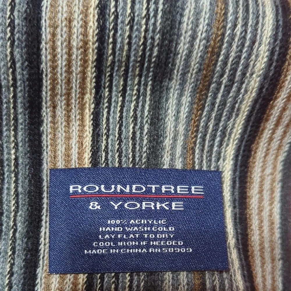 Roundtree & Yorke Multicolor Striped Scarf